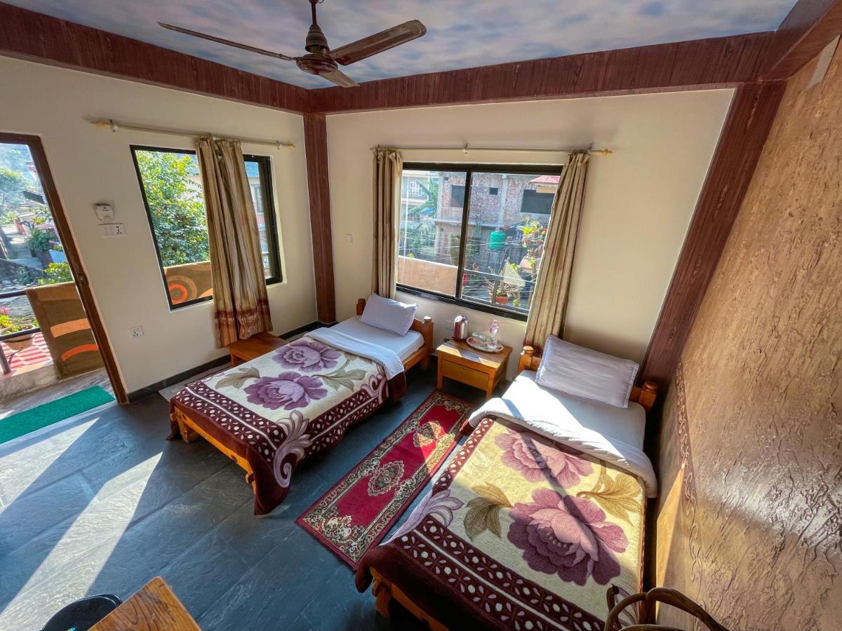 Hotel Hakoniwa Pokhara Buitenkant foto