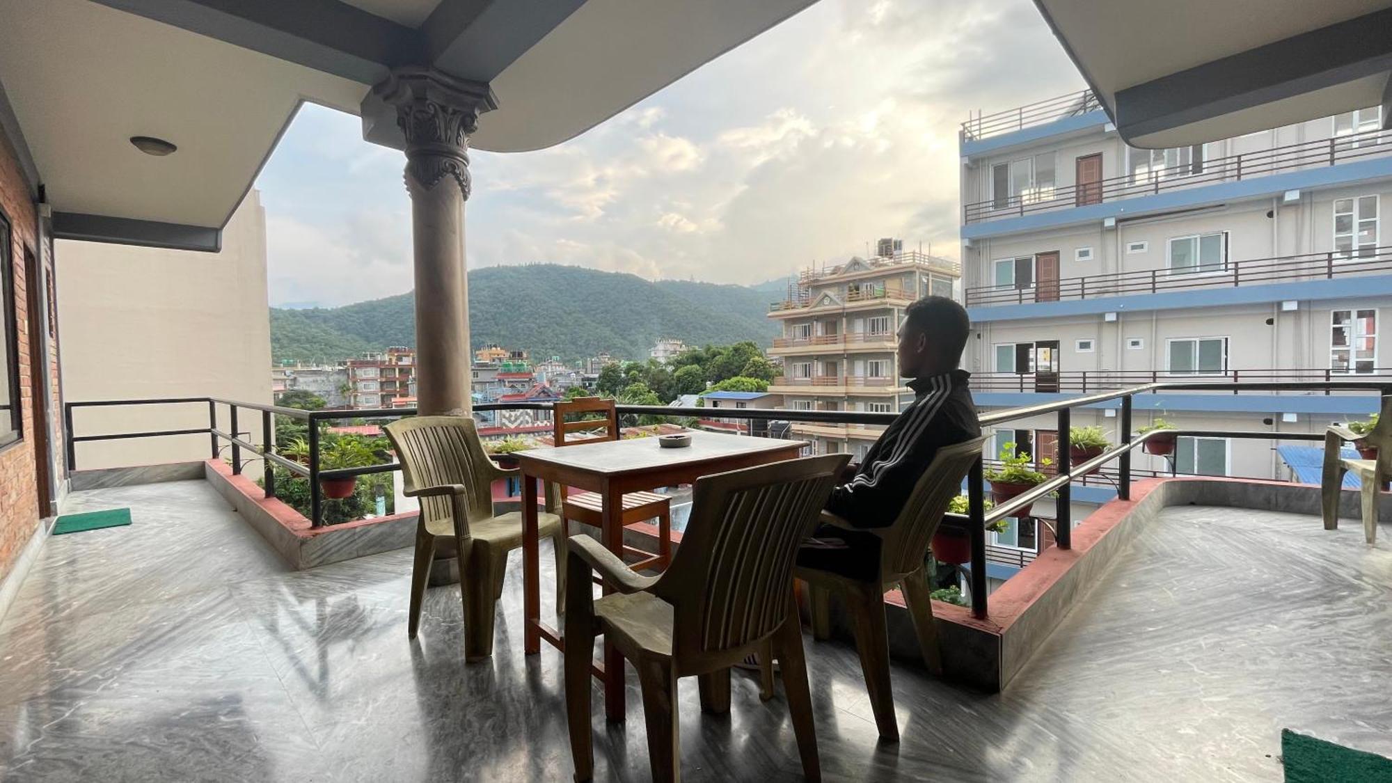 Hotel Hakoniwa Pokhara Buitenkant foto