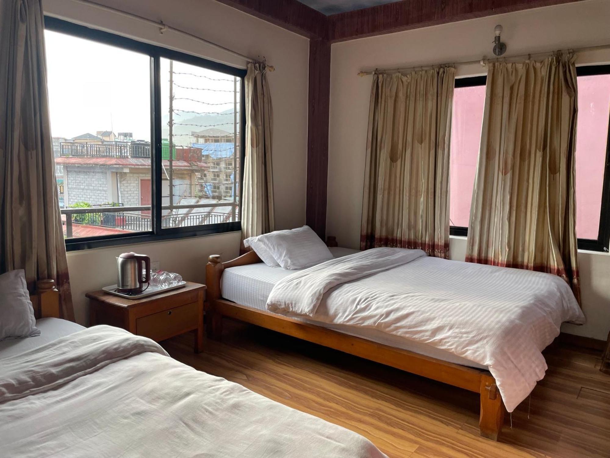 Hotel Hakoniwa Pokhara Buitenkant foto