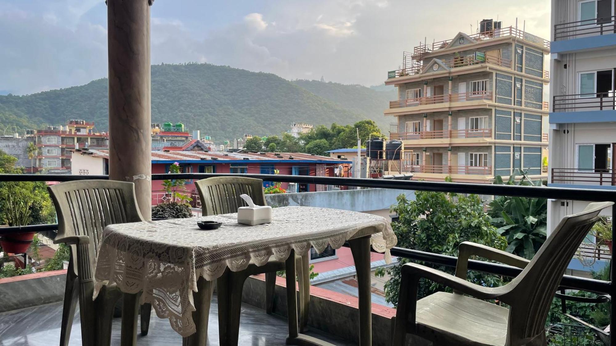 Hotel Hakoniwa Pokhara Buitenkant foto