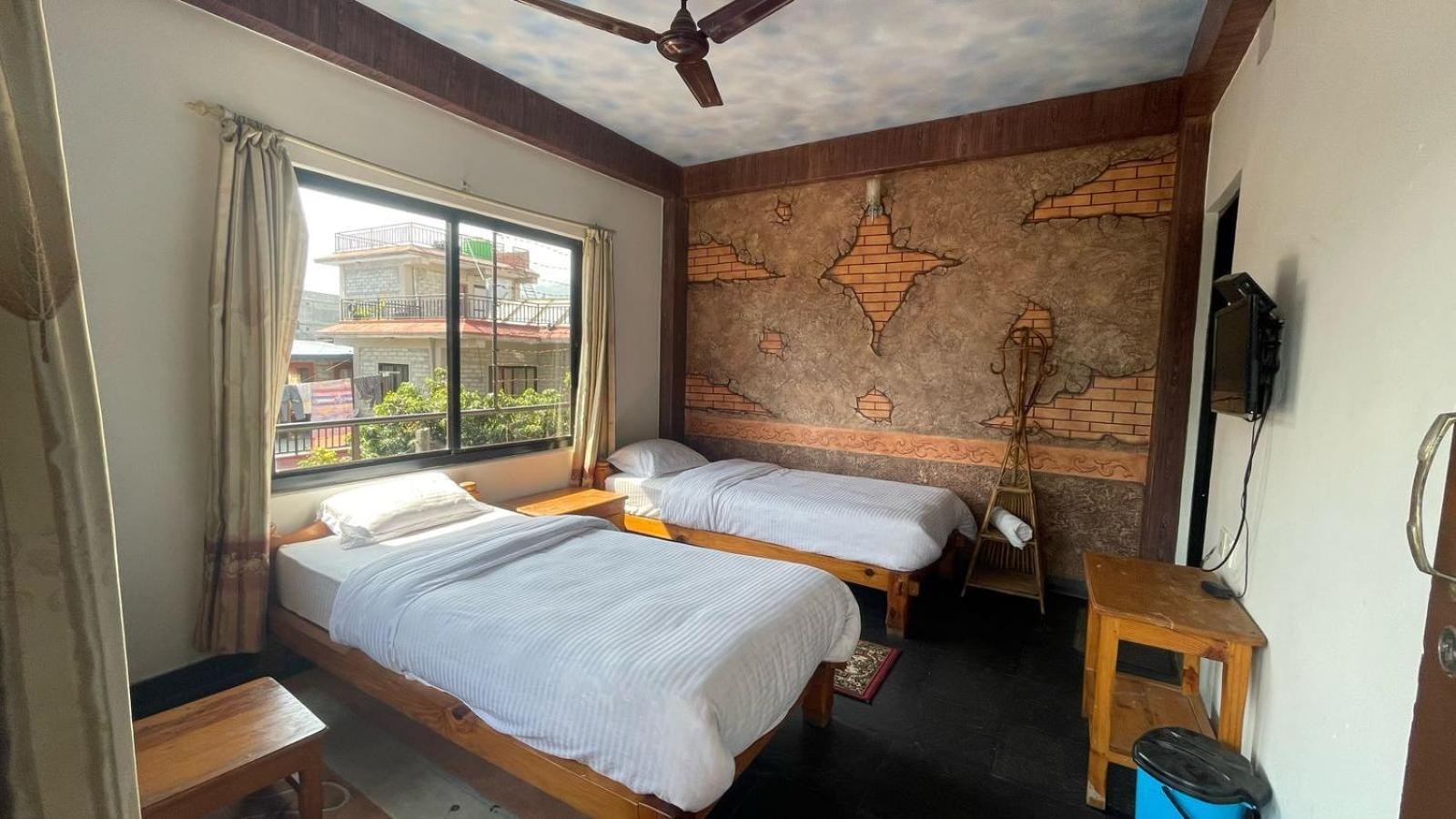 Hotel Hakoniwa Pokhara Buitenkant foto