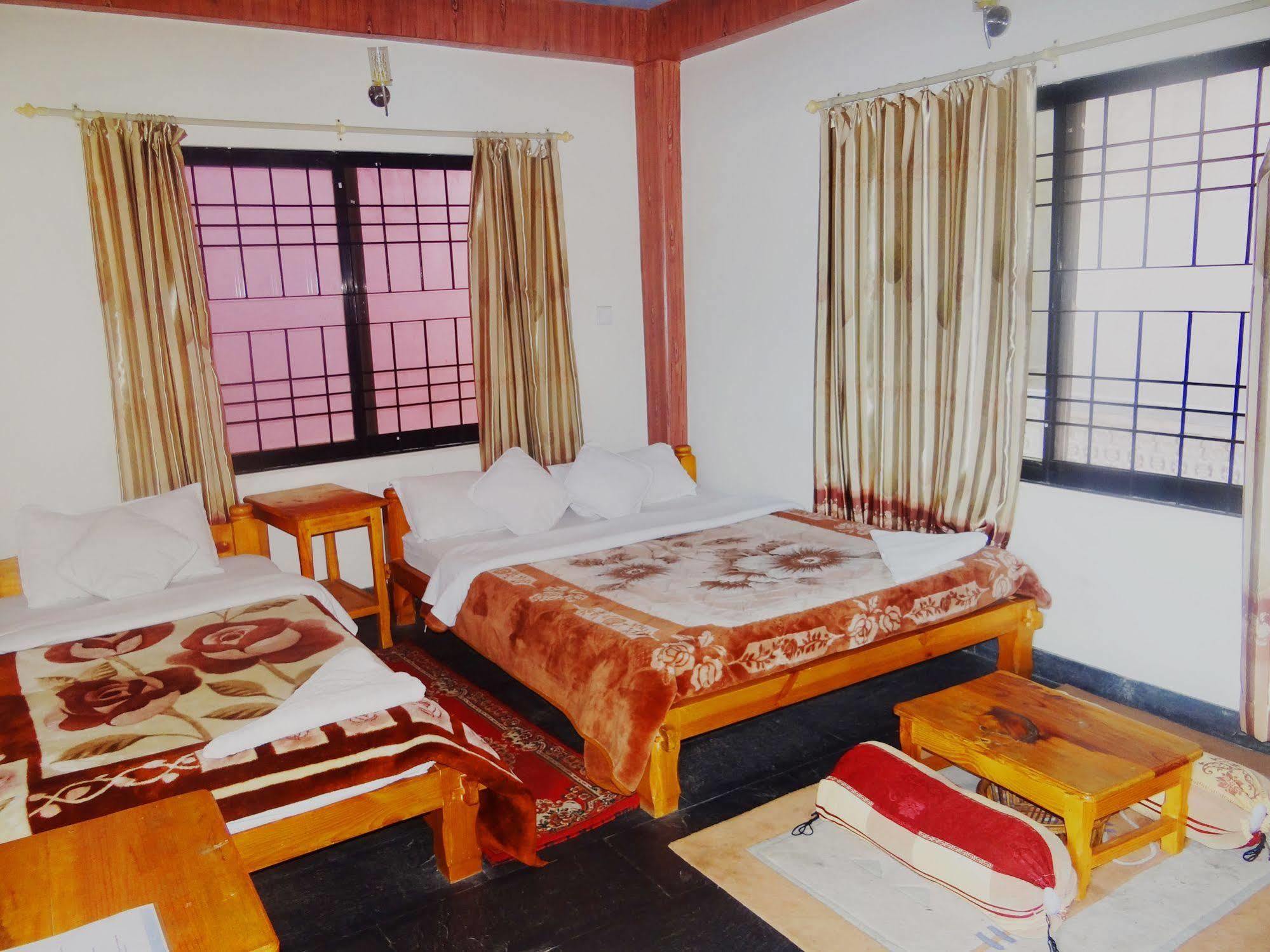 Hotel Hakoniwa Pokhara Buitenkant foto