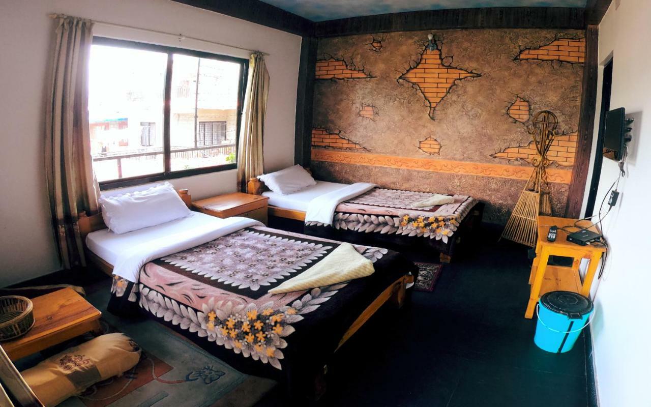 Hotel Hakoniwa Pokhara Buitenkant foto