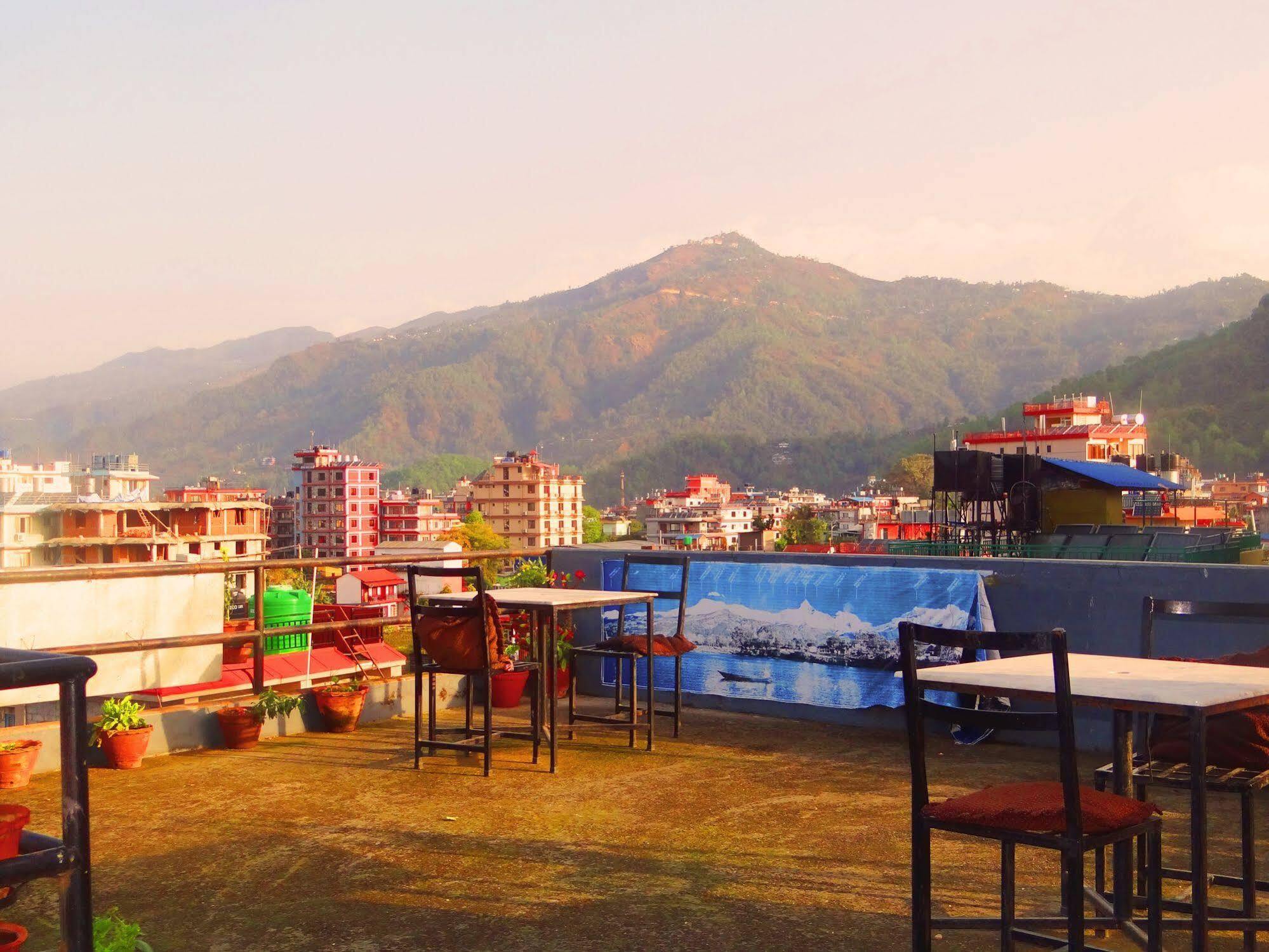 Hotel Hakoniwa Pokhara Buitenkant foto